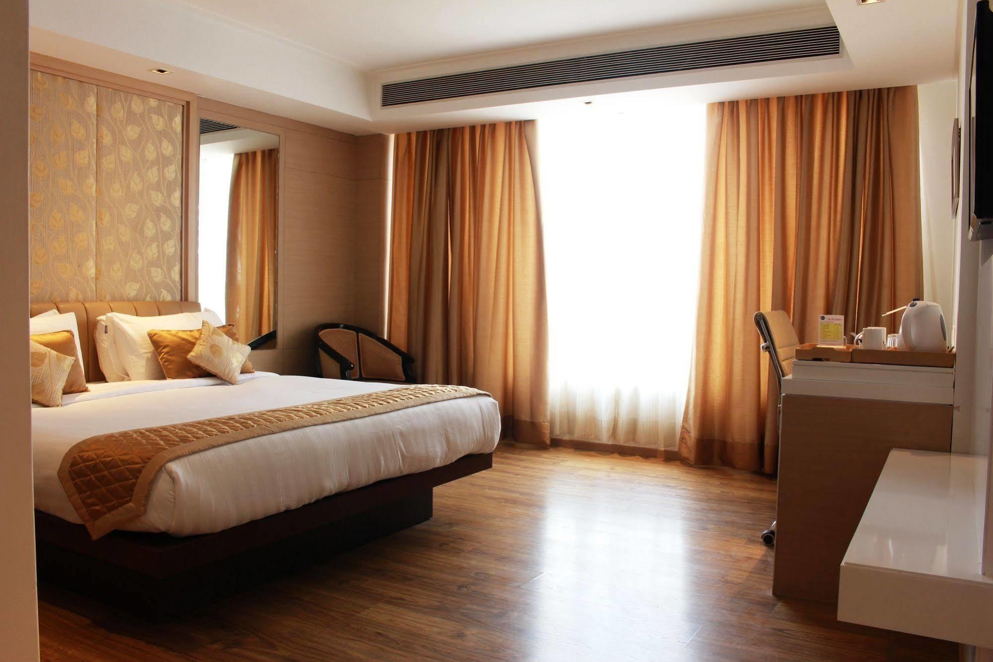Hotel Swati Delhi  Eksteriør bilde