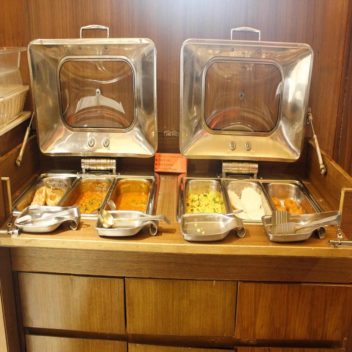 Hotel Swati Delhi  Eksteriør bilde