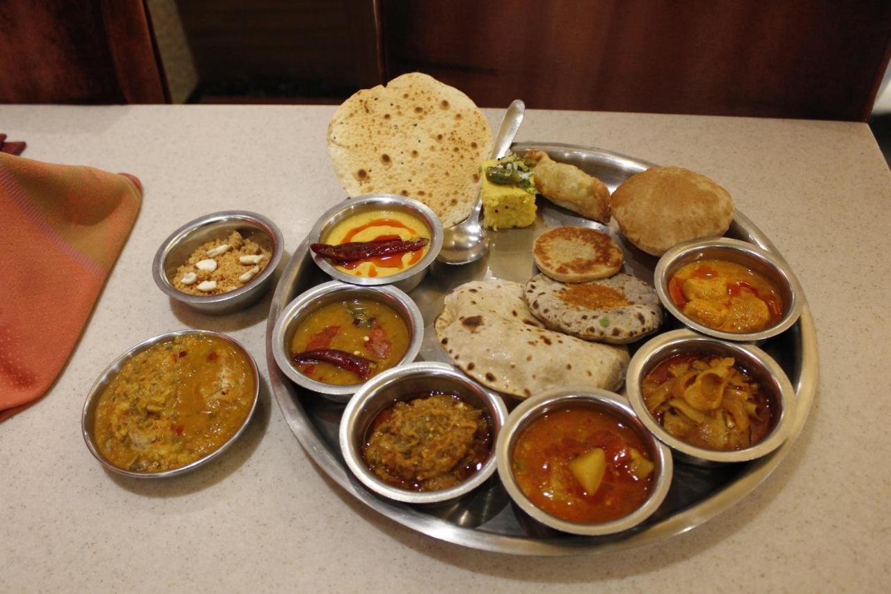 Hotel Swati Delhi  Eksteriør bilde